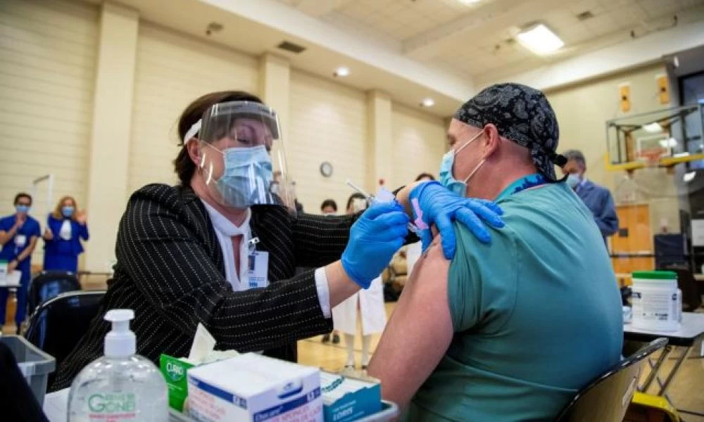 ΗΠΑ: Σε ποια πολιτεία βρίσκεται το μεγαλύτερο ποσοστό εμβολιασμού